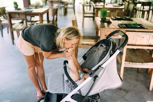 How to (pleasantly) surprise a new mum in a way she remembers